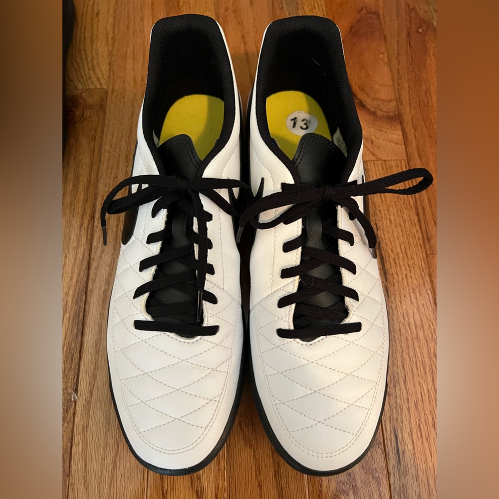 Nike black and white golf shoes. Size 13 mens. Like new.